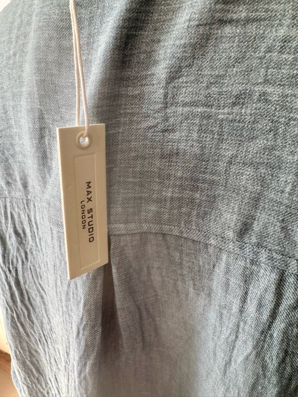Max Studio London Women’s 2X Light Blue Textured Roll Tab Sleeve Shirt NWT - Picture 6 of 9